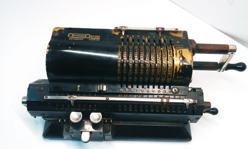 Od kalkulatora do komputera