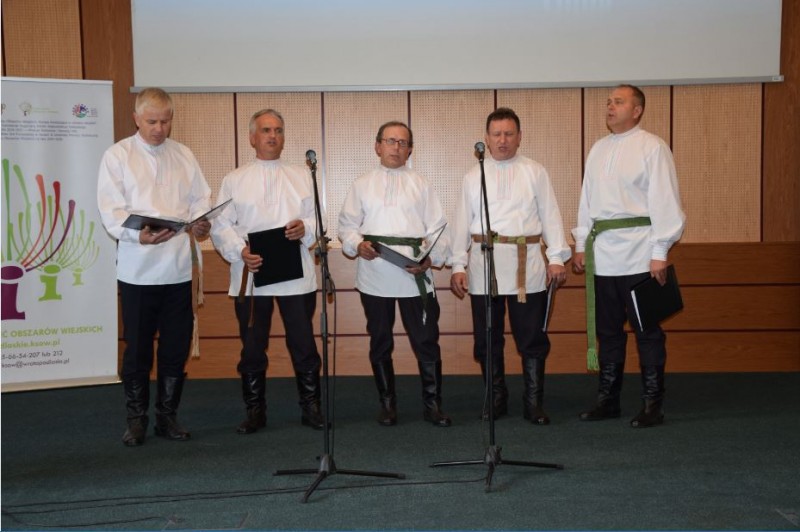 Gospodarstwo i śpiew